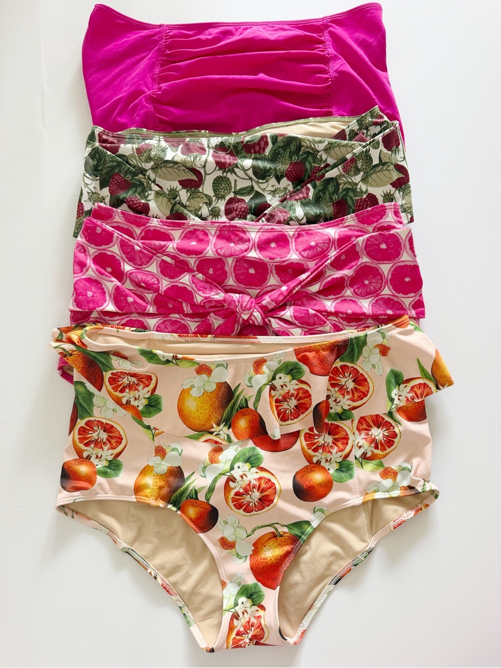 Kortni Jeane Women’s High Waisted Swim Bottoms size L (lot of 4)